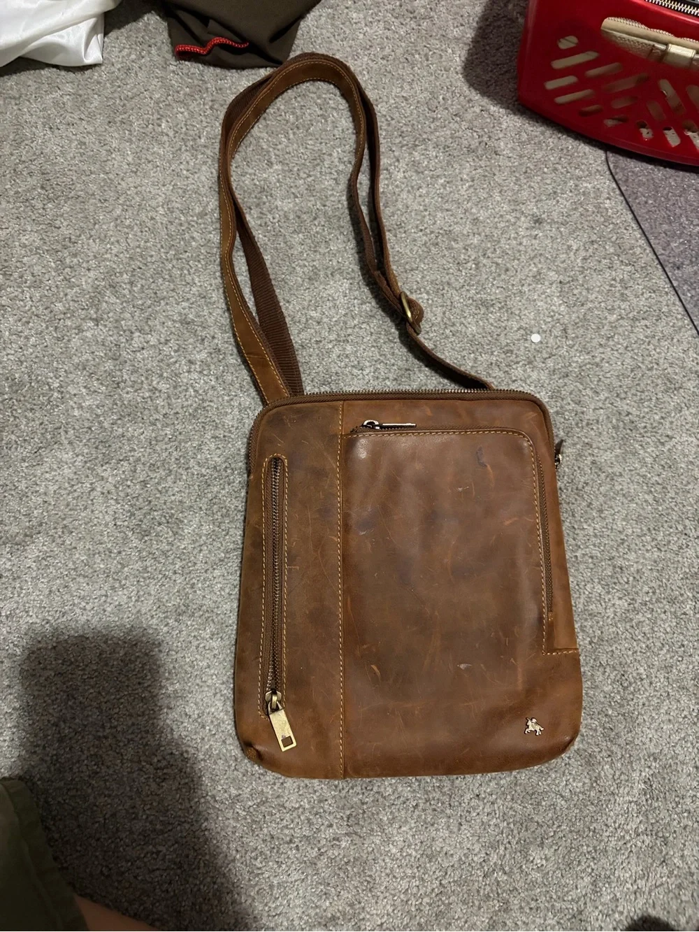 Men's Leather Vertical Messenger Bag in Brown